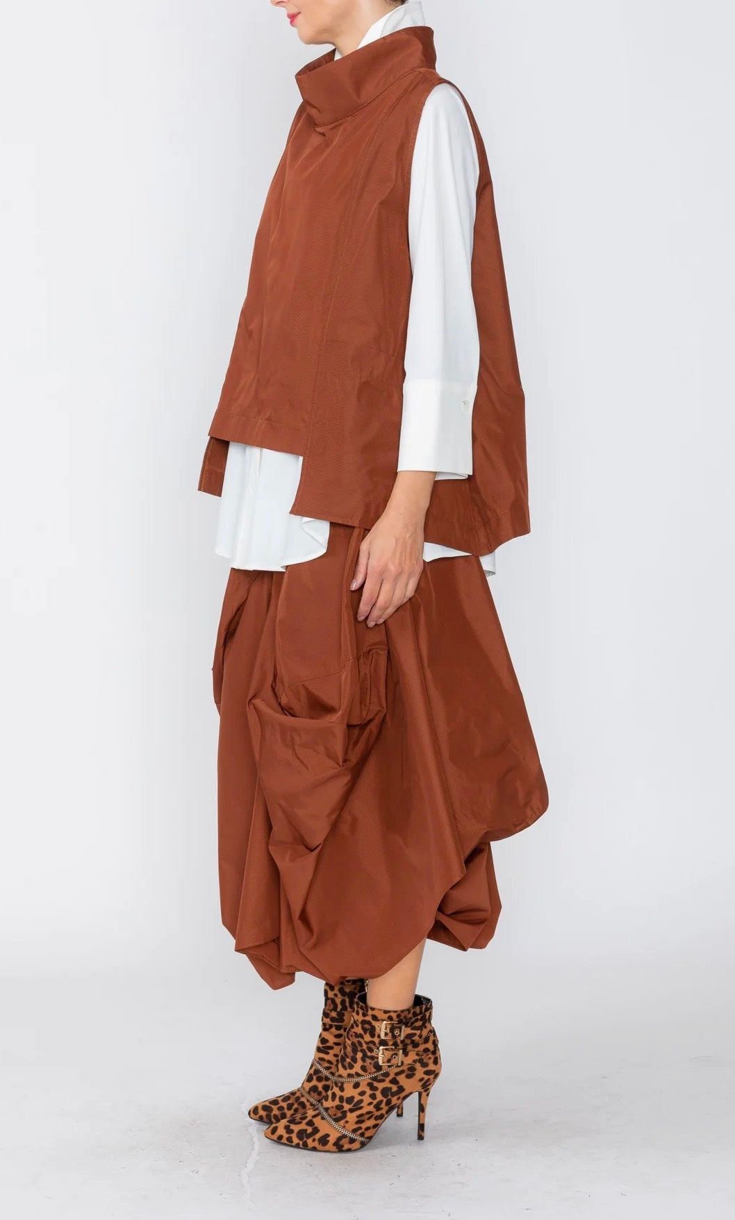 IC Collection-FRONT PATCH POCKET ASYMMETRICAL SKIRT