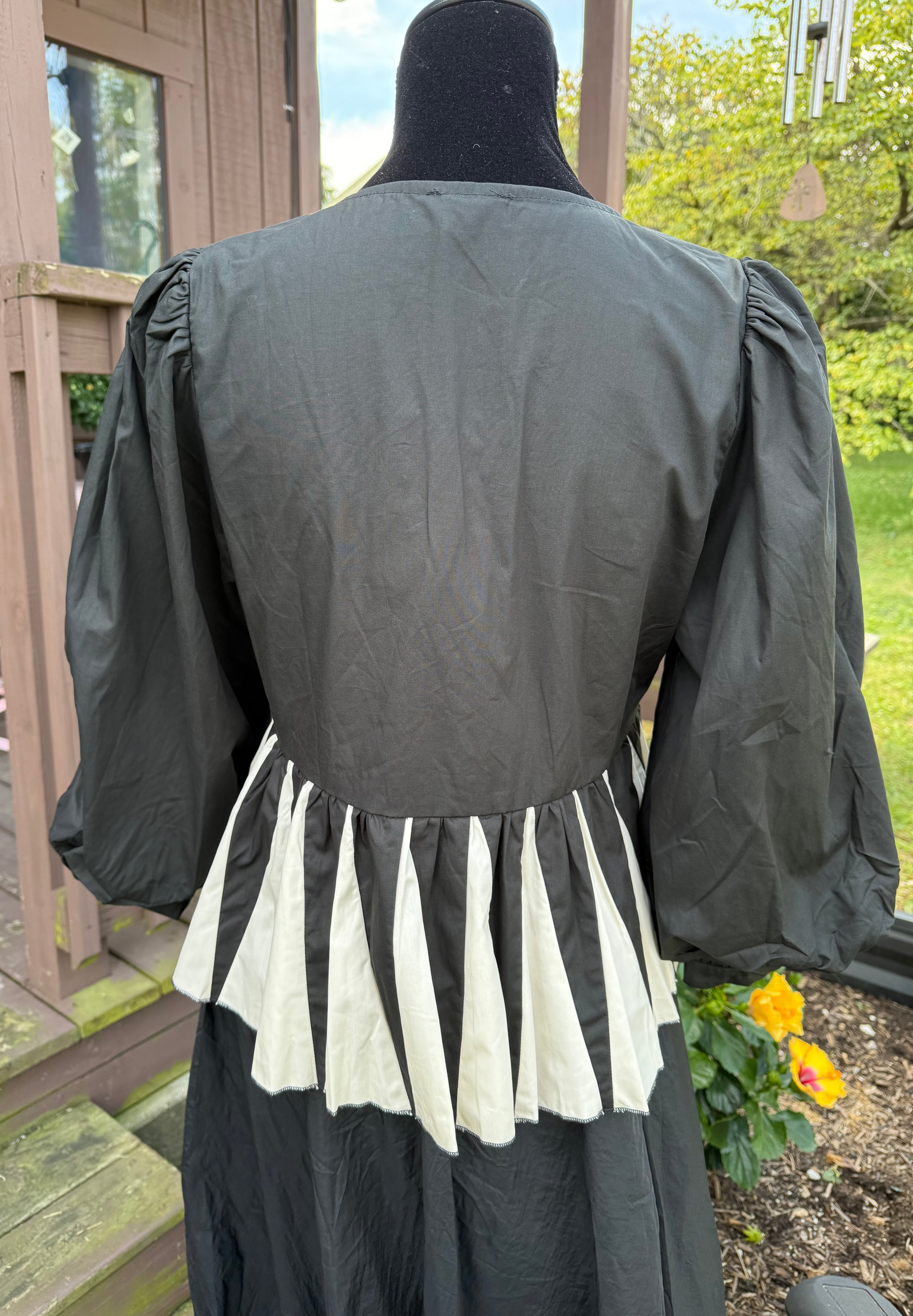 Glorious Peplum Top - Black/Cream
