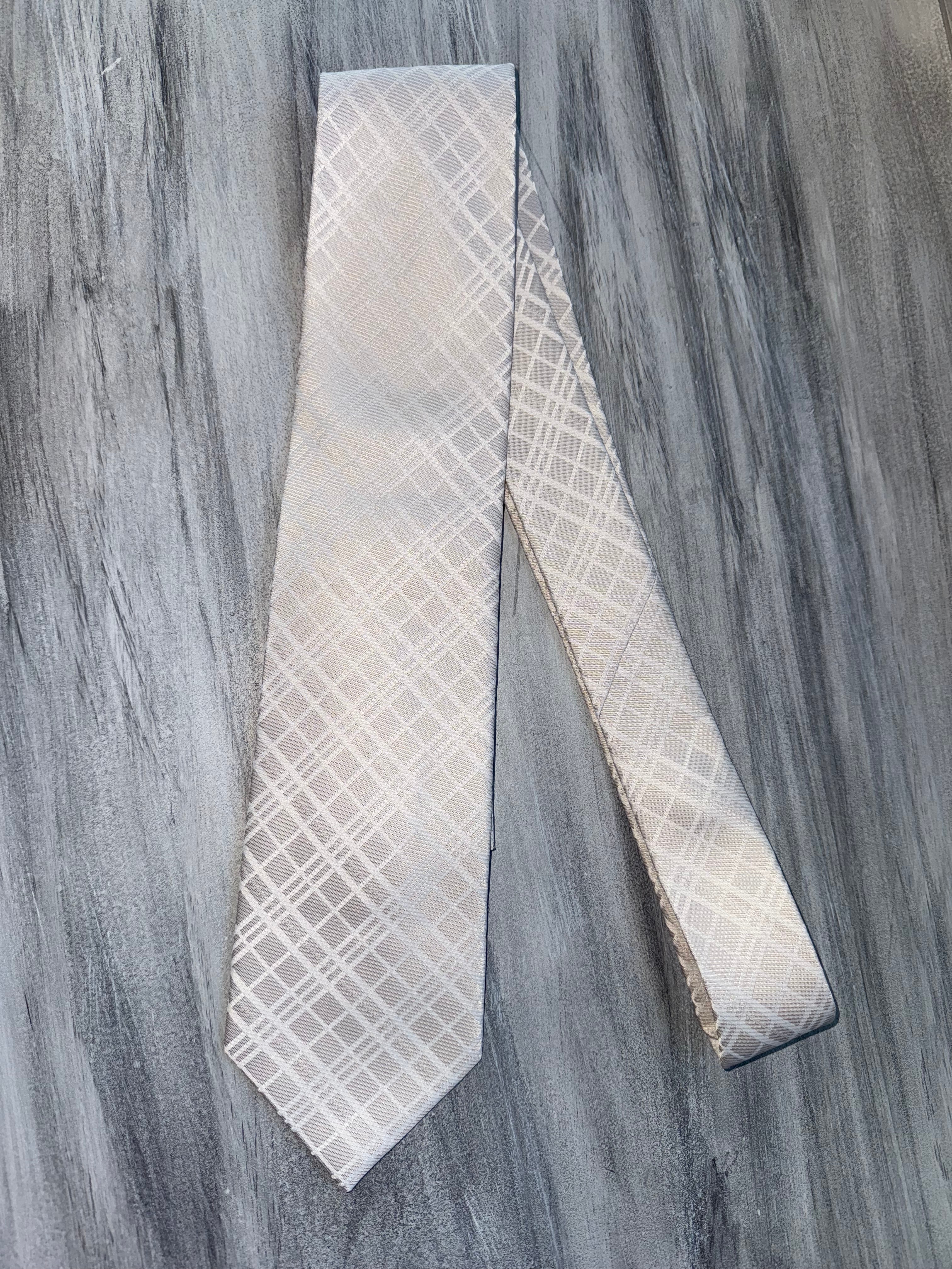 FRO2 Tie - White