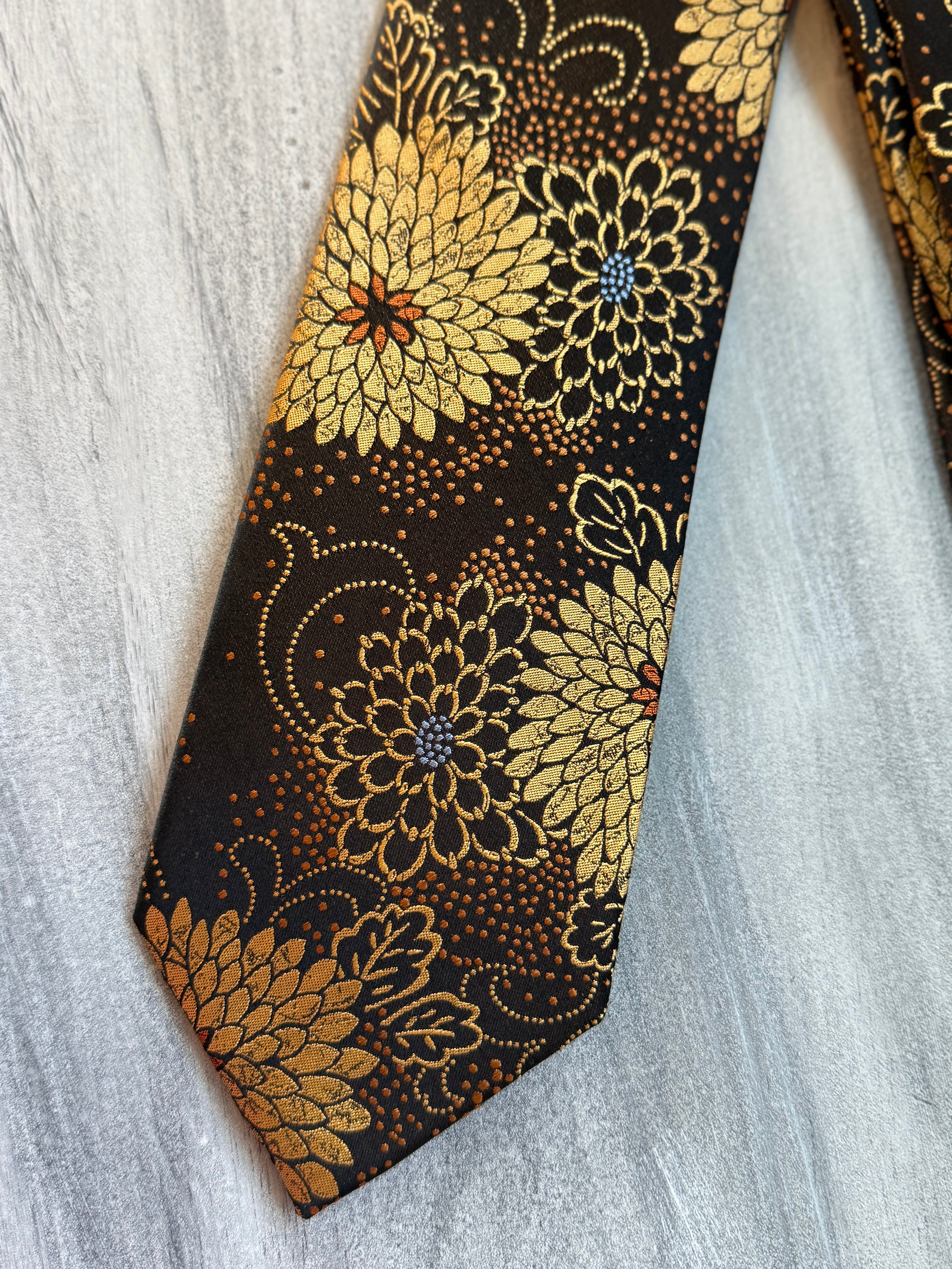 The Carnation Silk Tie -Gold