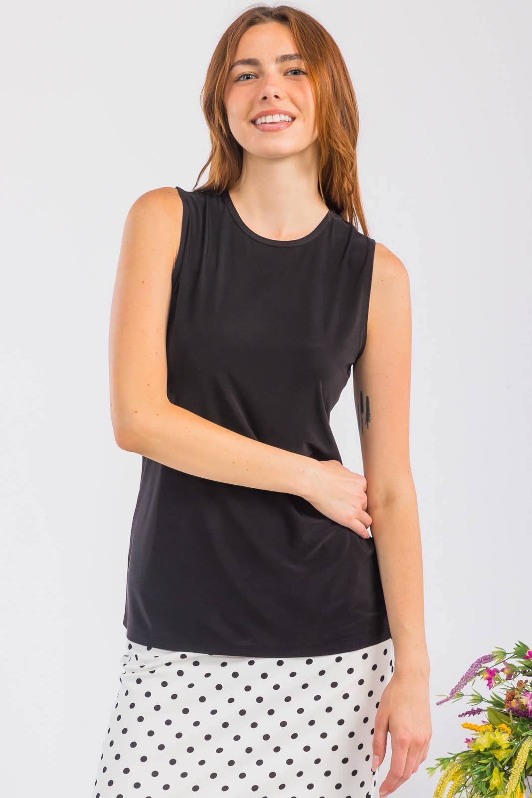 MODEST LAYERING SLEEVELESS TOP