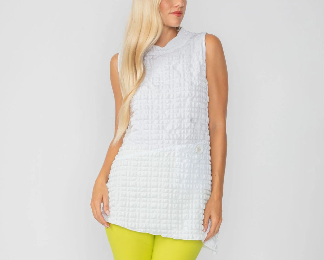 IC Collection Bubble Check Sleeveless Top - White