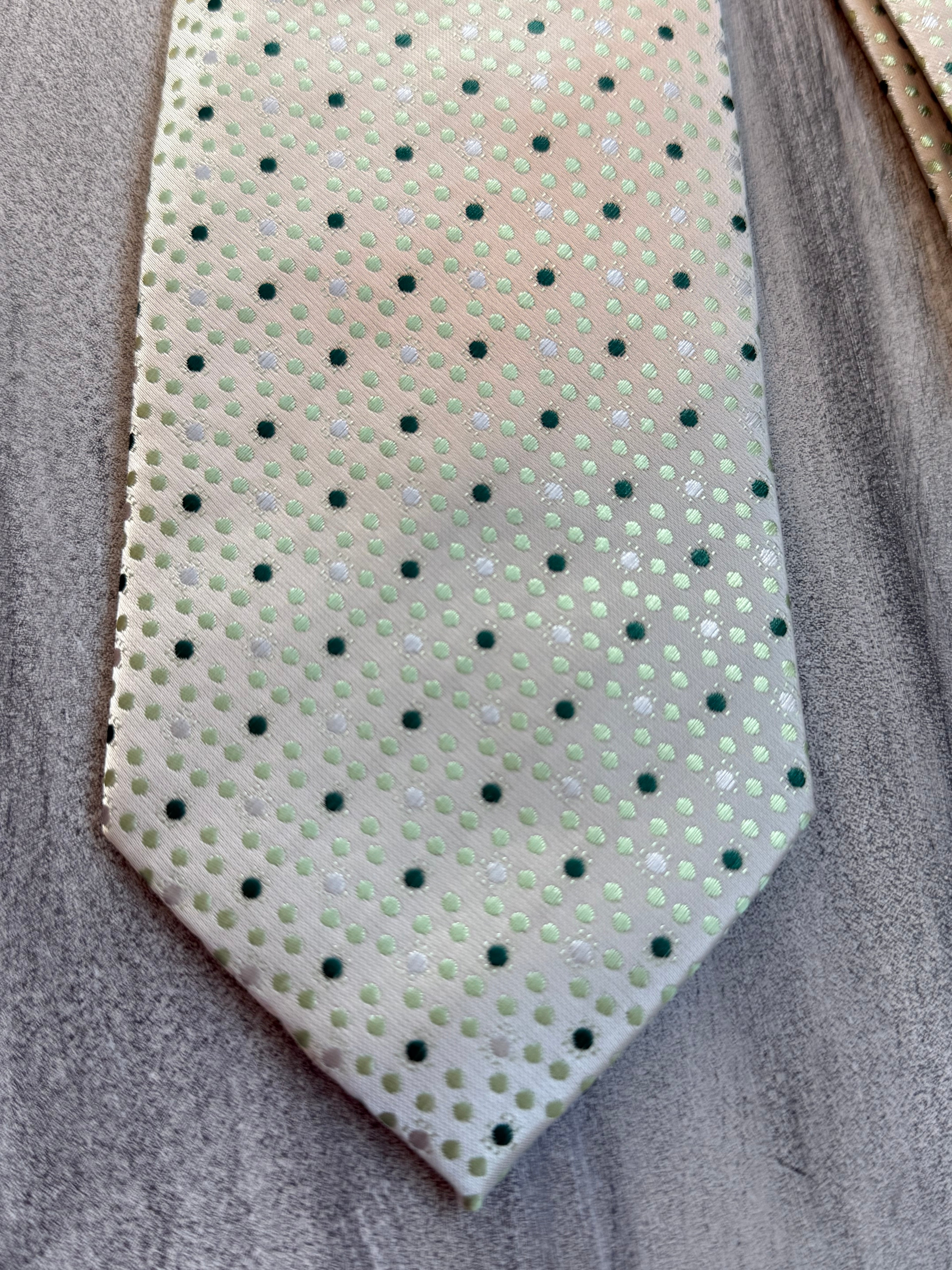 FM11 Tie - Green