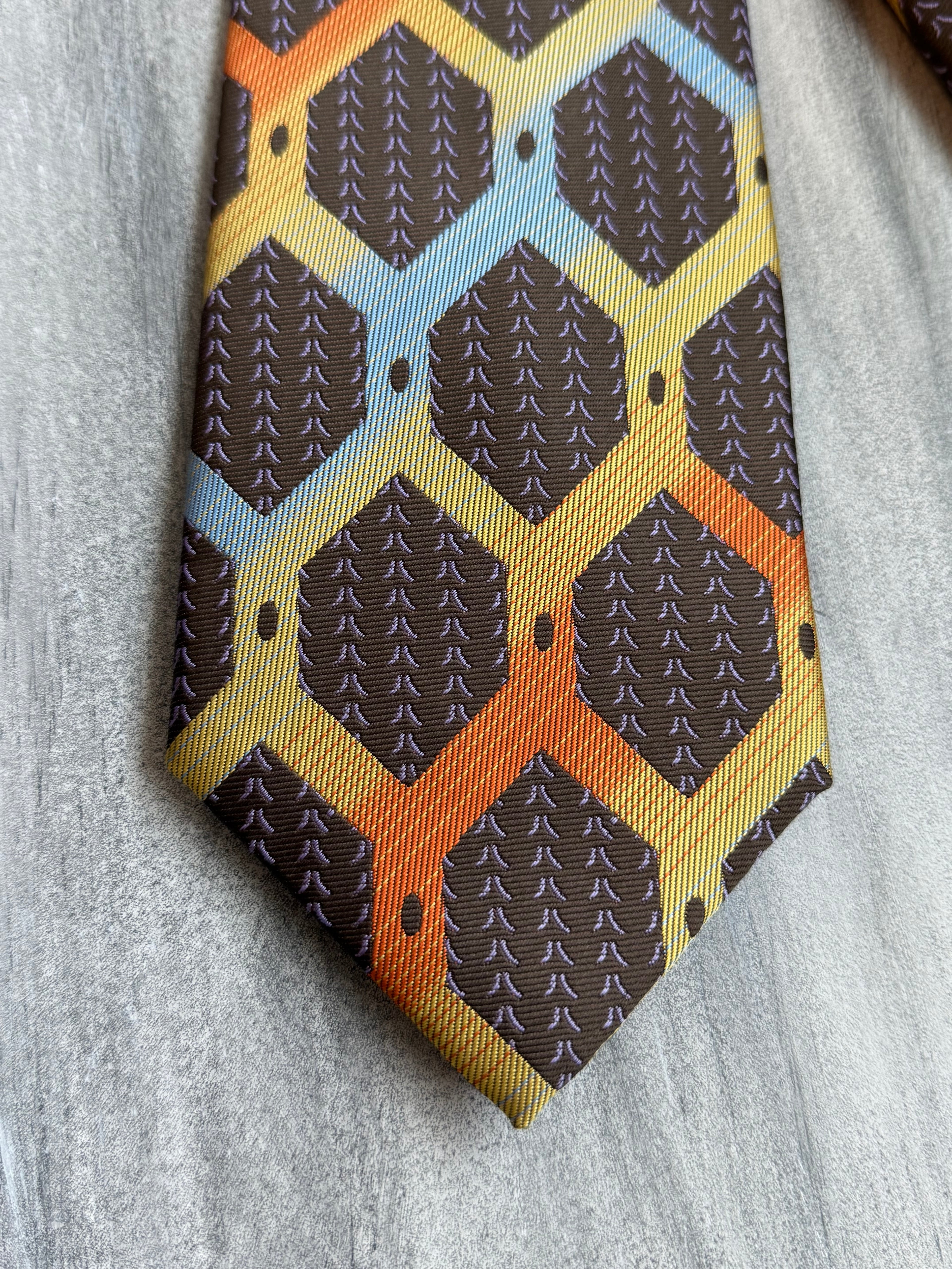 DT118 - Brown