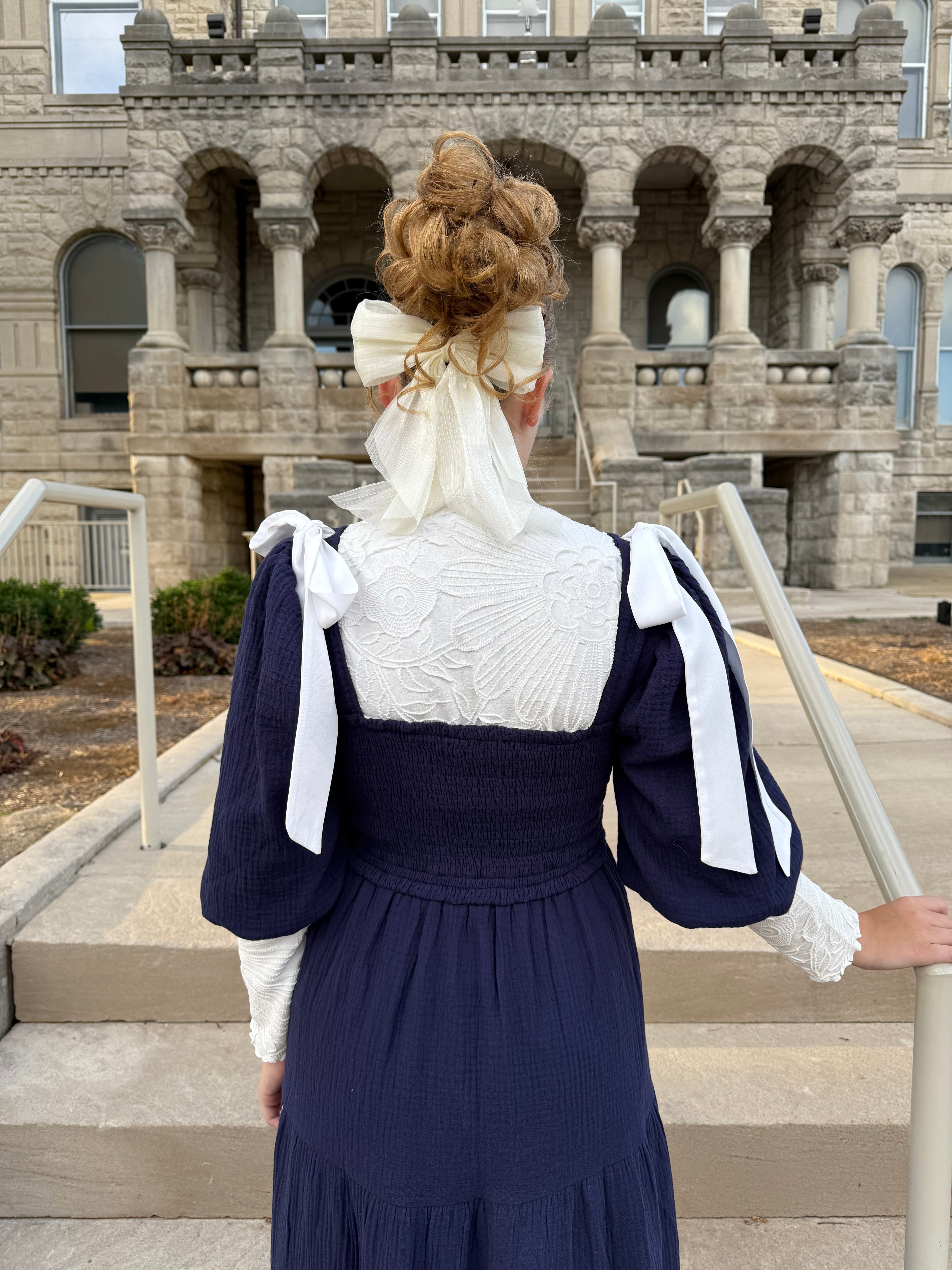 CONTRAST BOW GAUZE PUFF SLEEVE DRESS