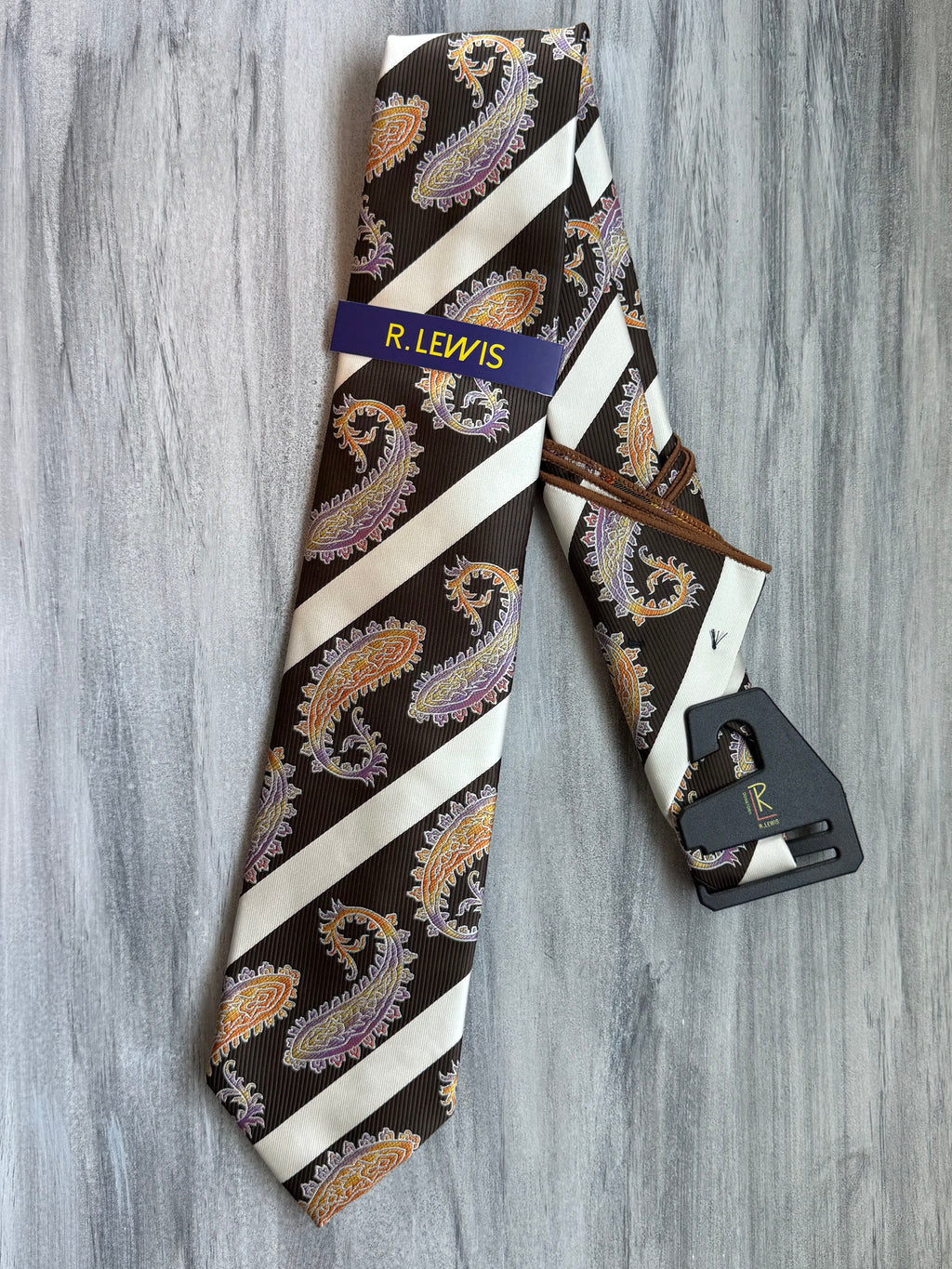 DT122 - Brown