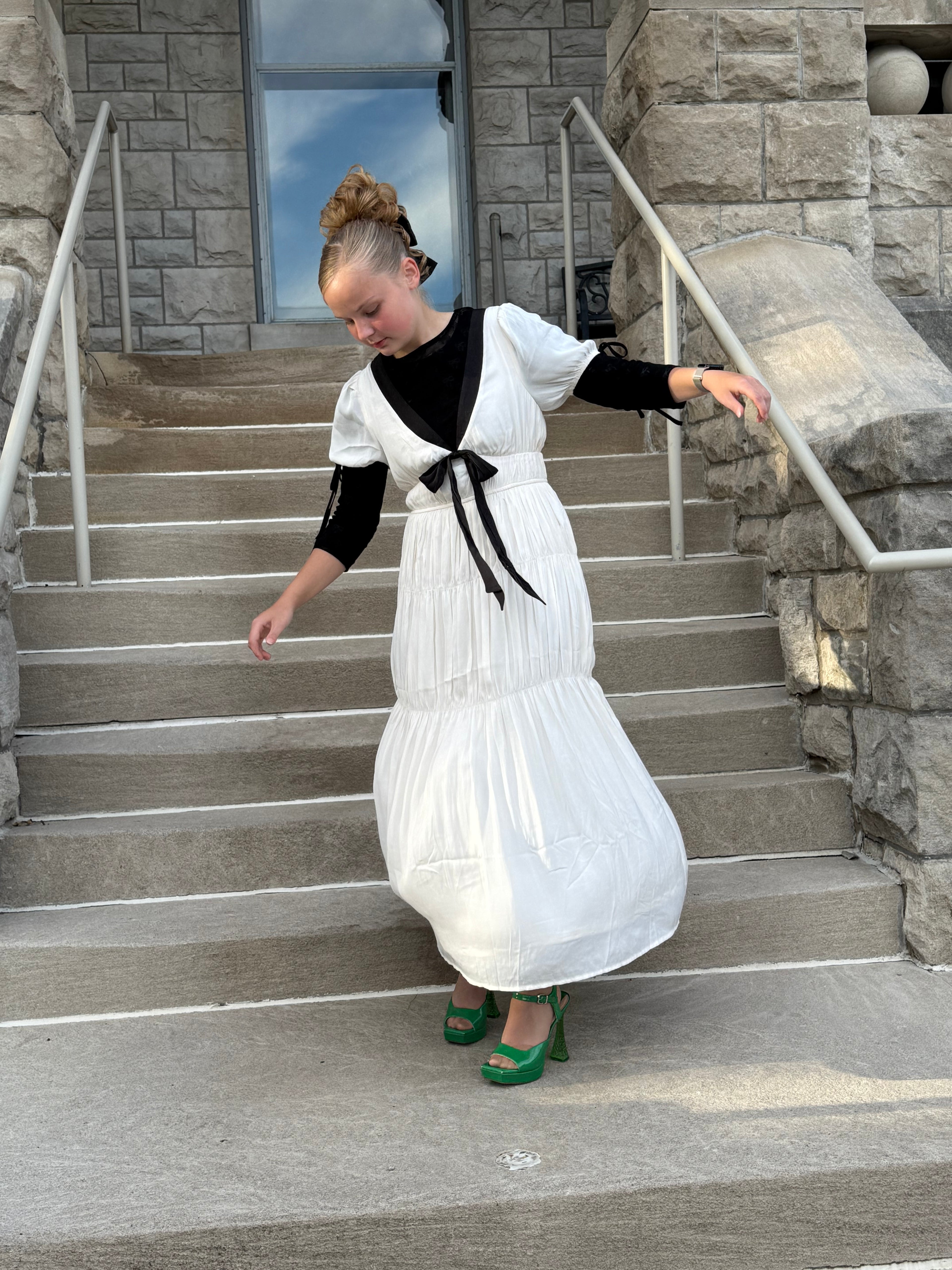 Contrast BOW CHARMEUSE PUFF SLEEVE DRESS