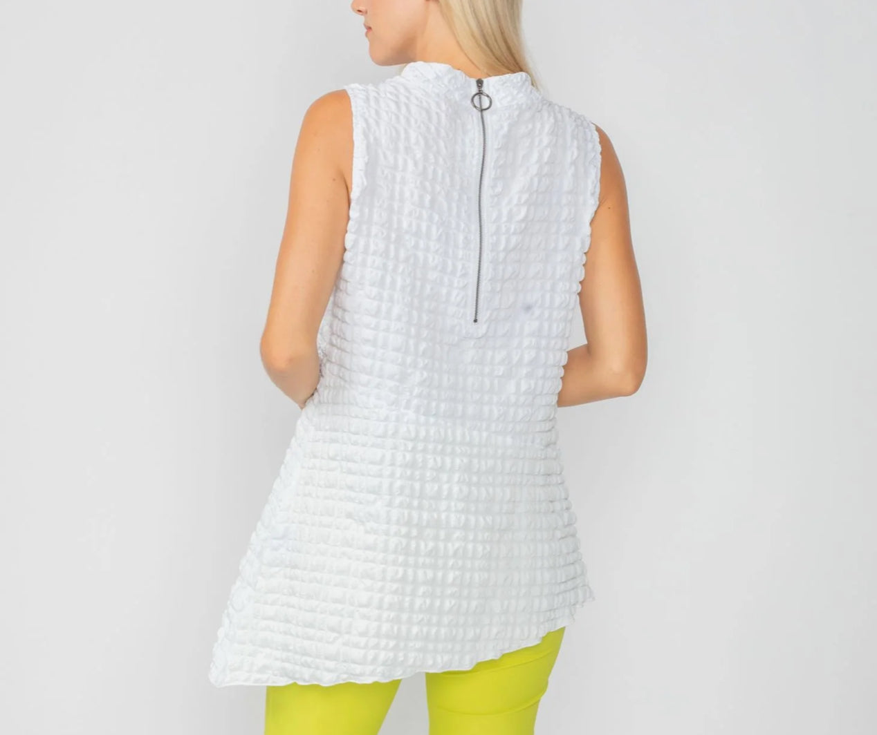 IC Collection Bubble Check Sleeveless Top - White