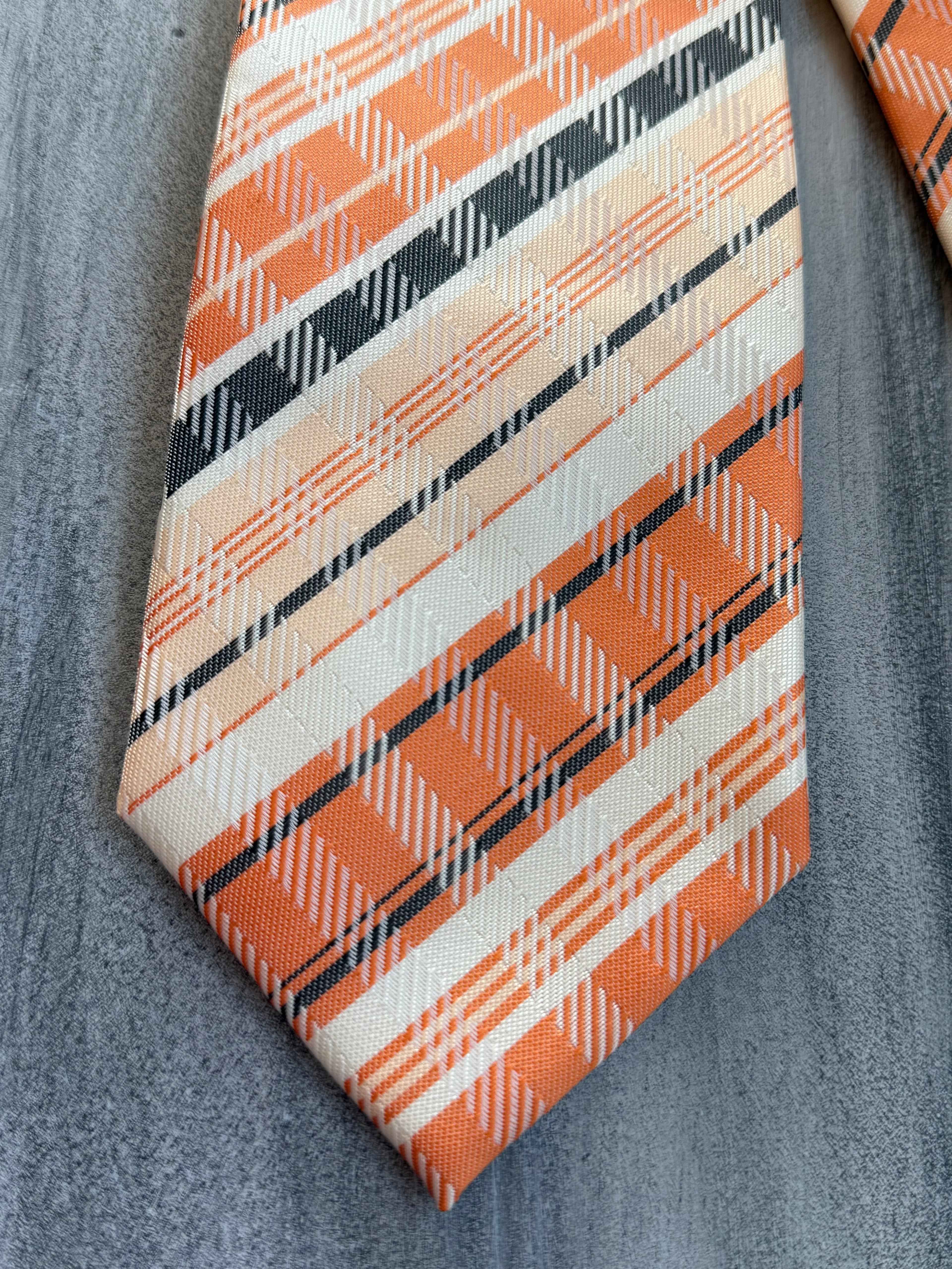 FVO3 Tie - Orange