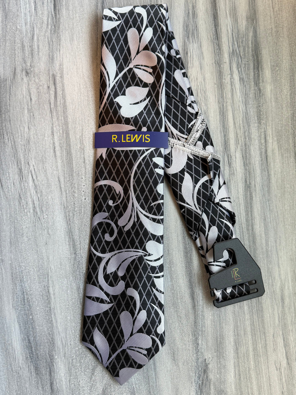 DT31 - Black