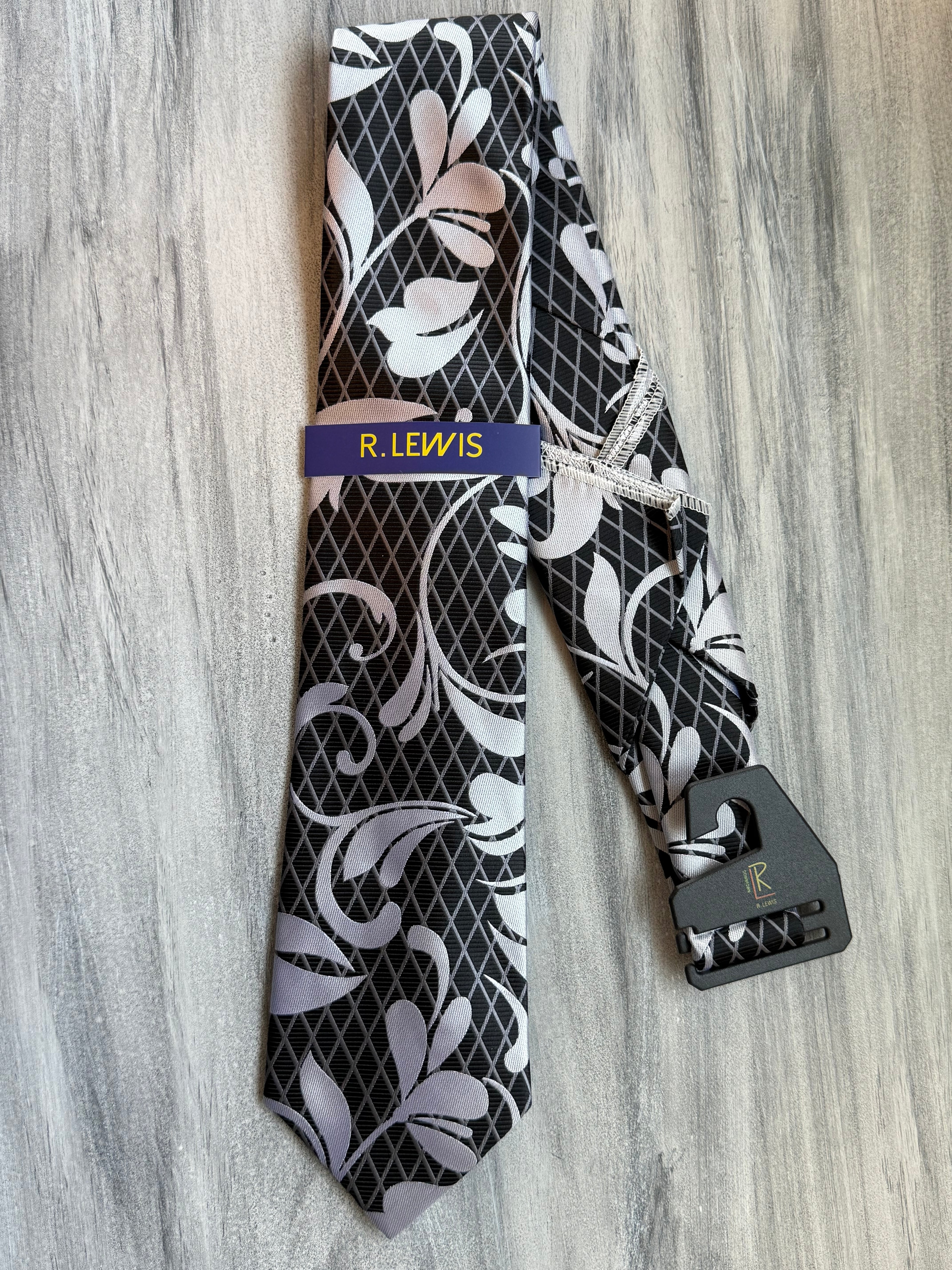 DT31 - Black