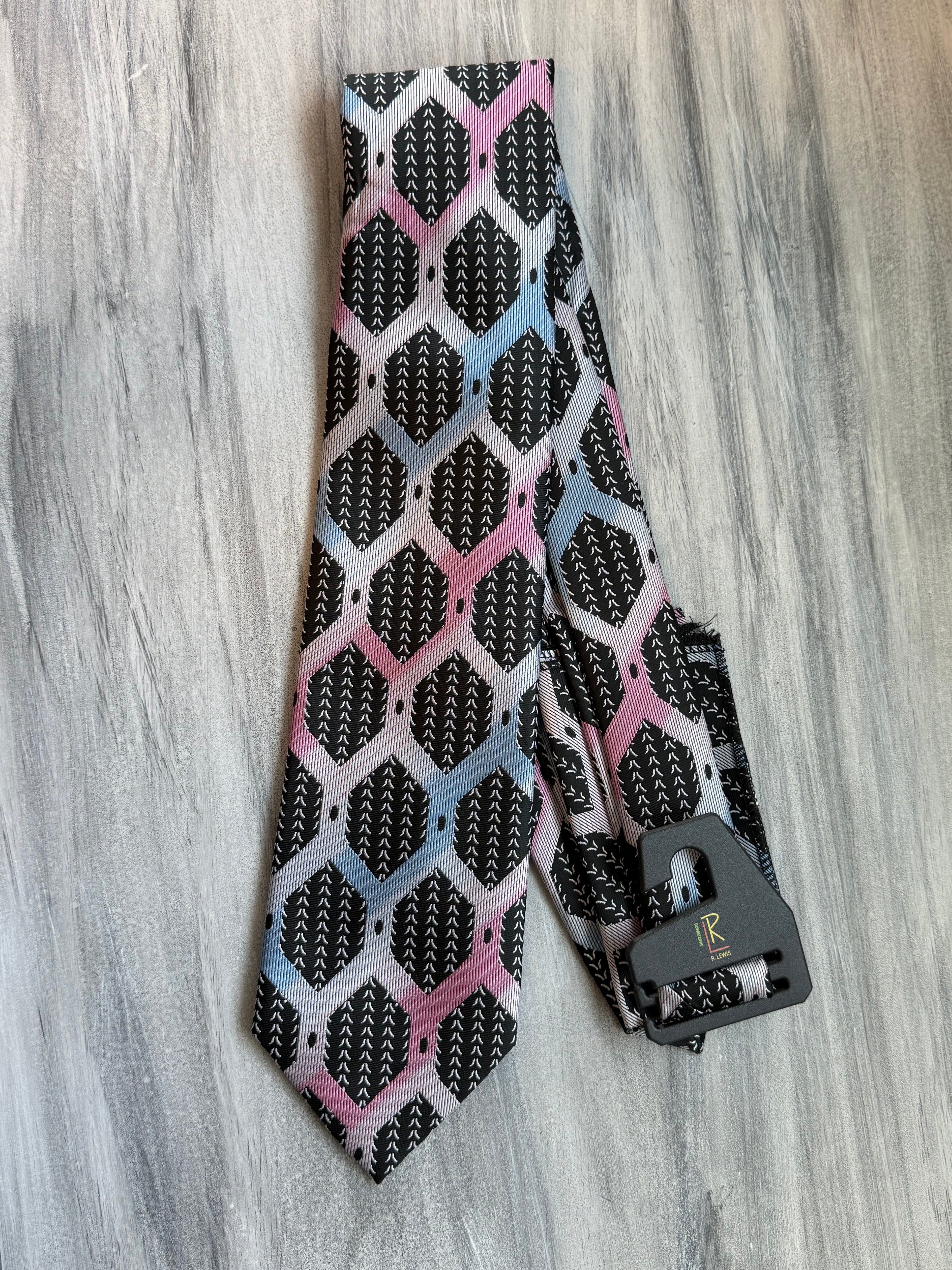 DT118 - Black