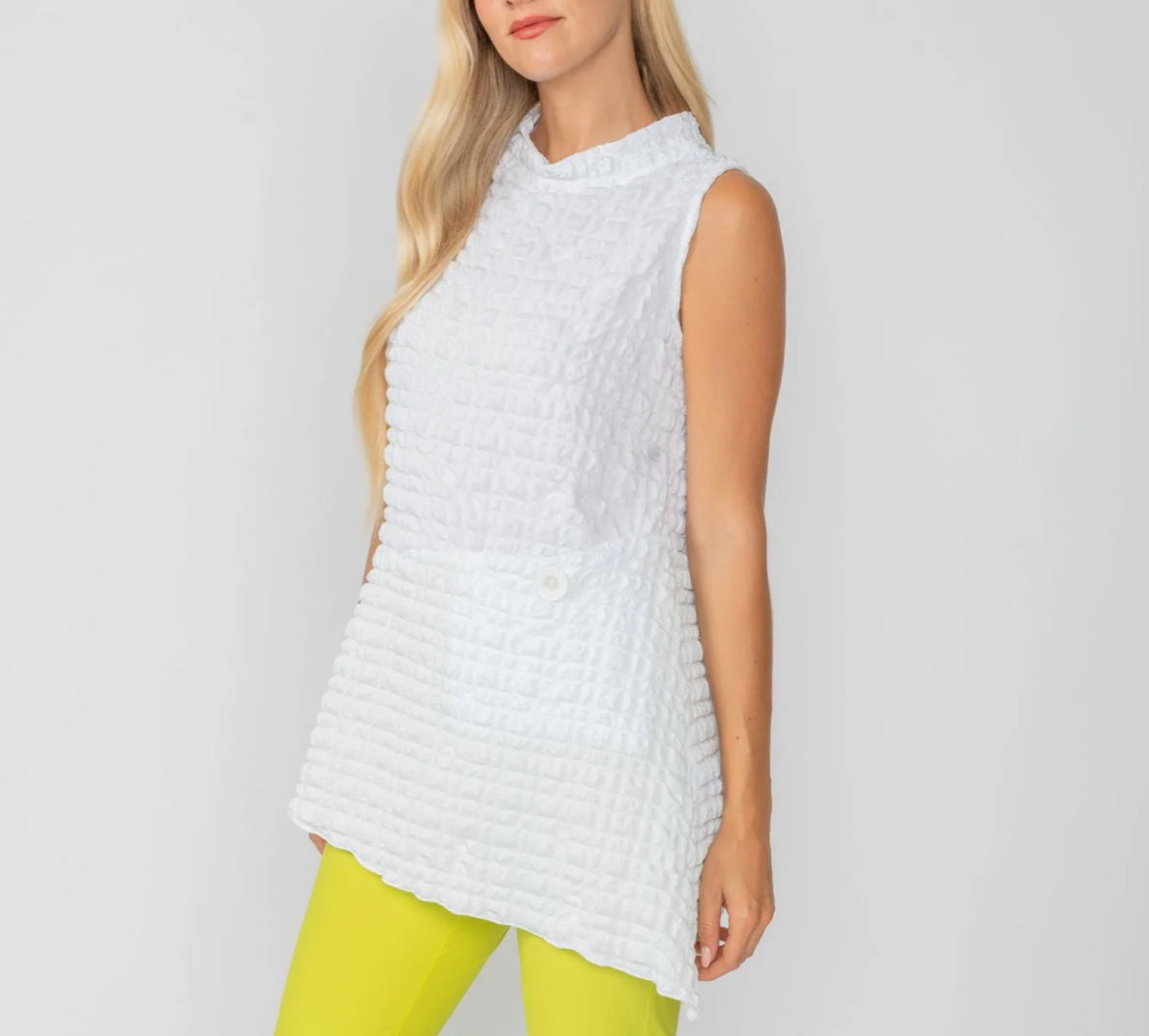 IC Collection Bubble Check Sleeveless Top - White
