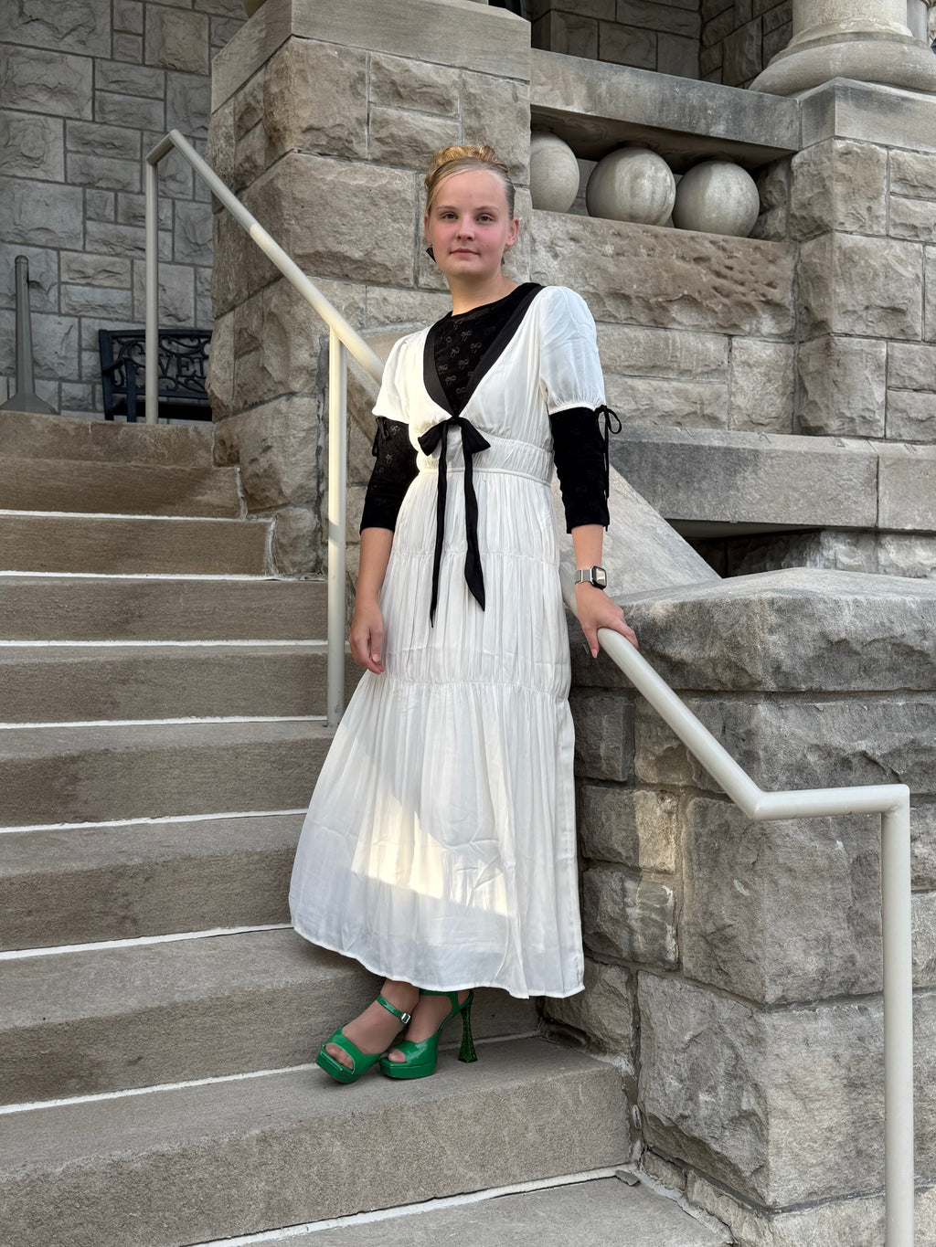 Contrast BOW CHARMEUSE PUFF SLEEVE DRESS