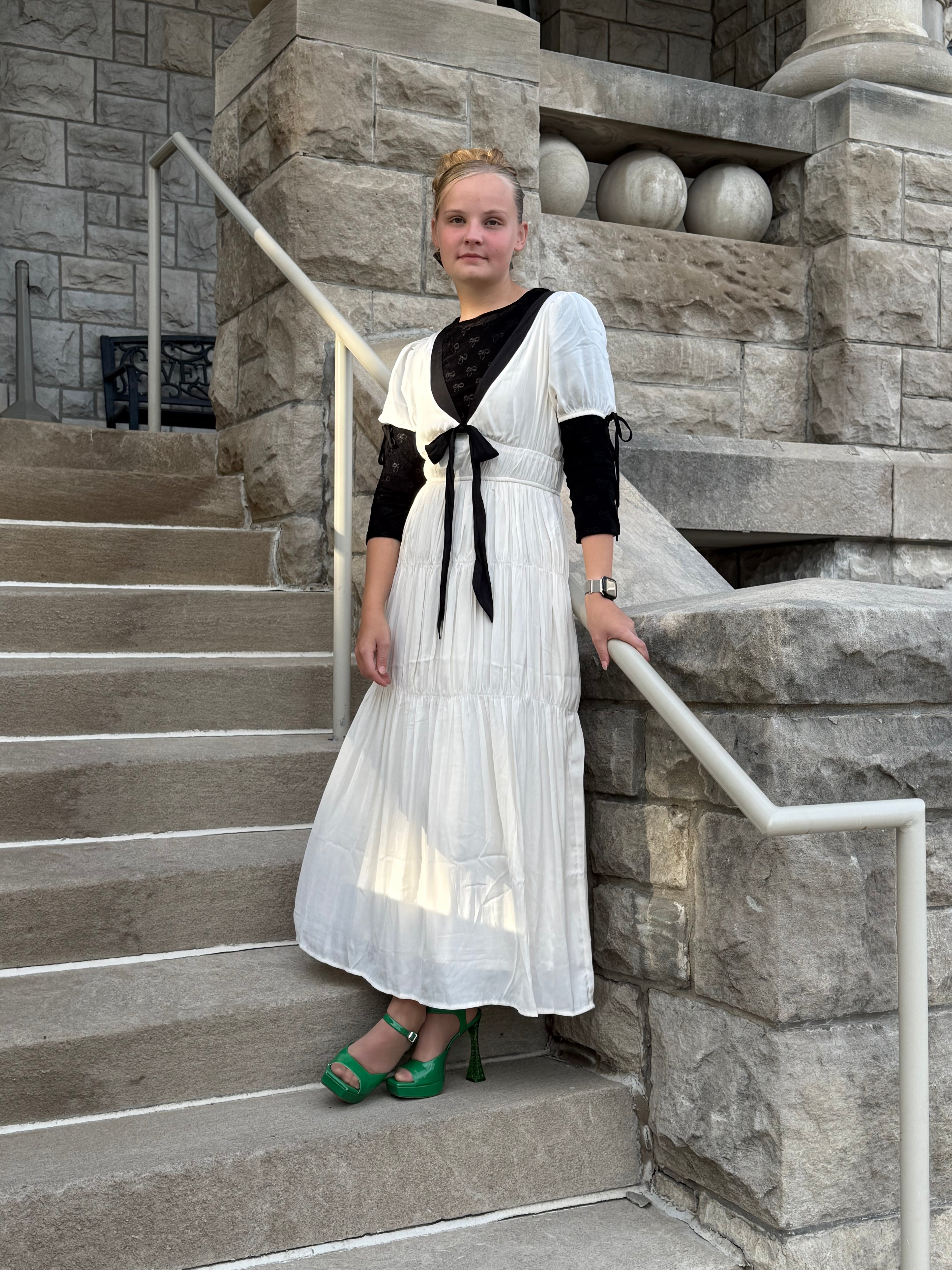 Contrast BOW CHARMEUSE PUFF SLEEVE DRESS