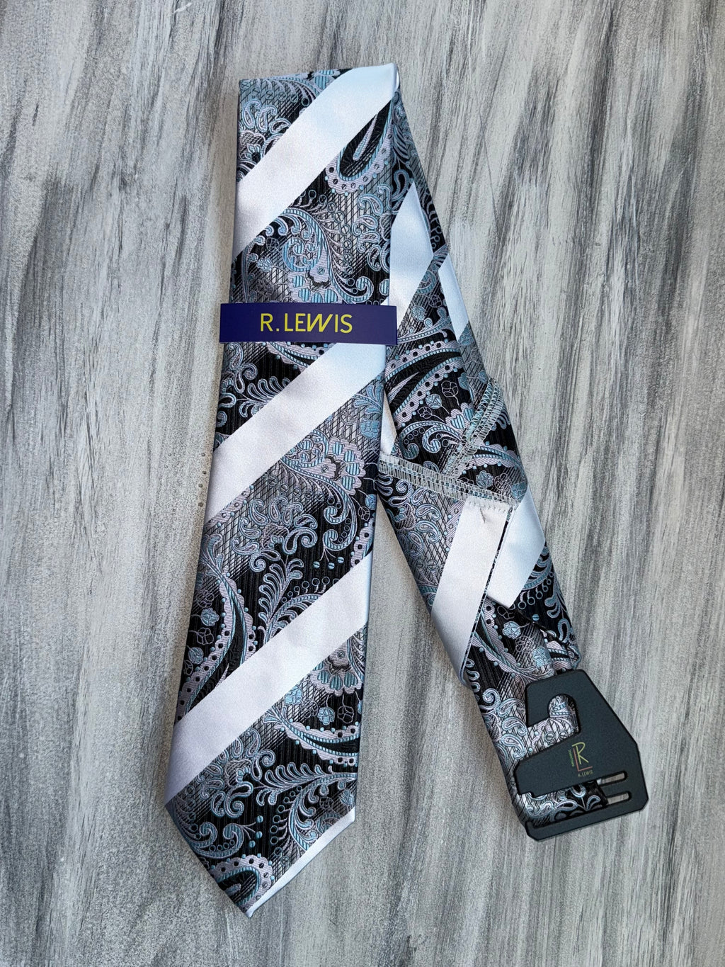 DT32 - Black