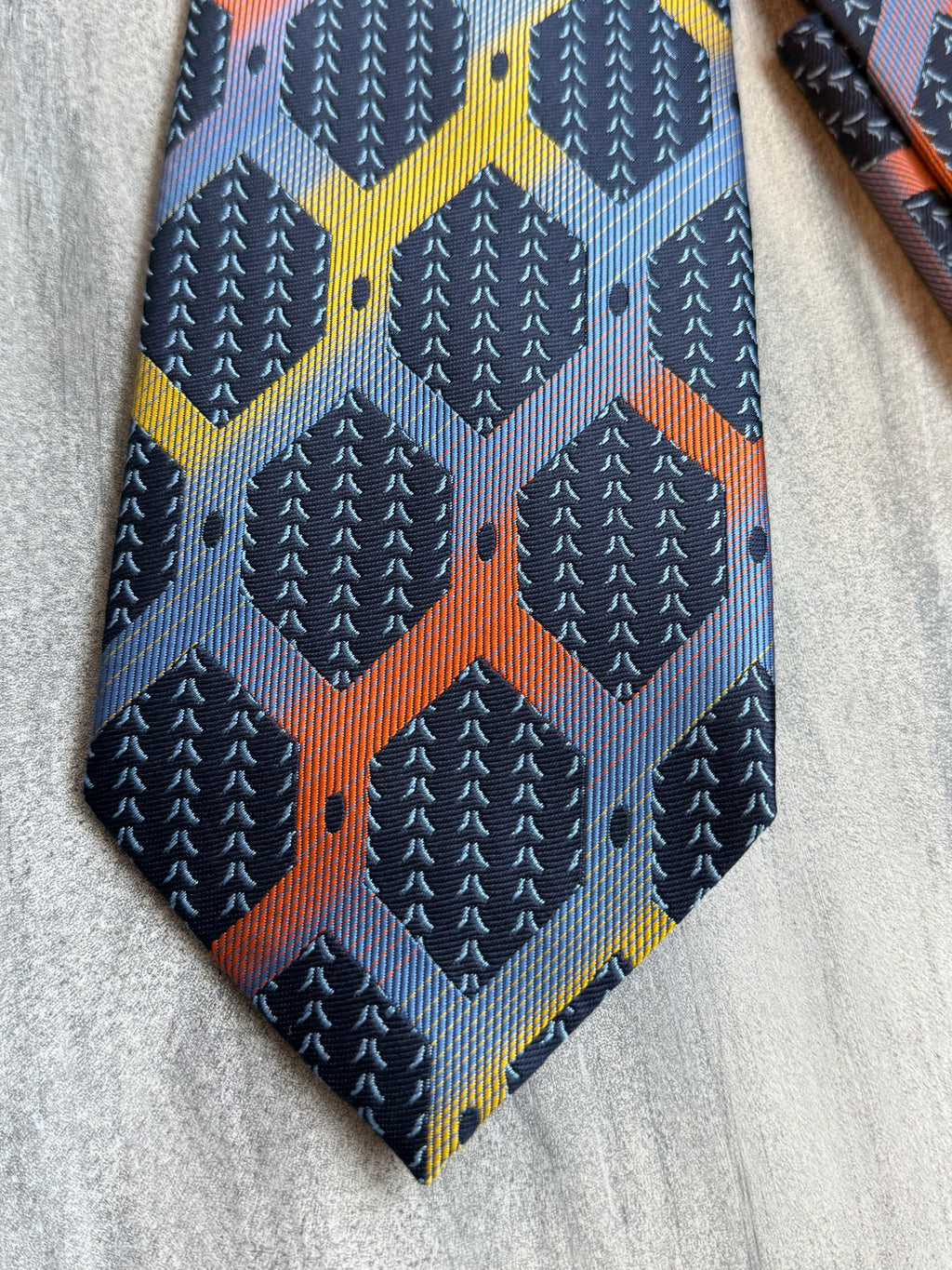 DT118 - Navy