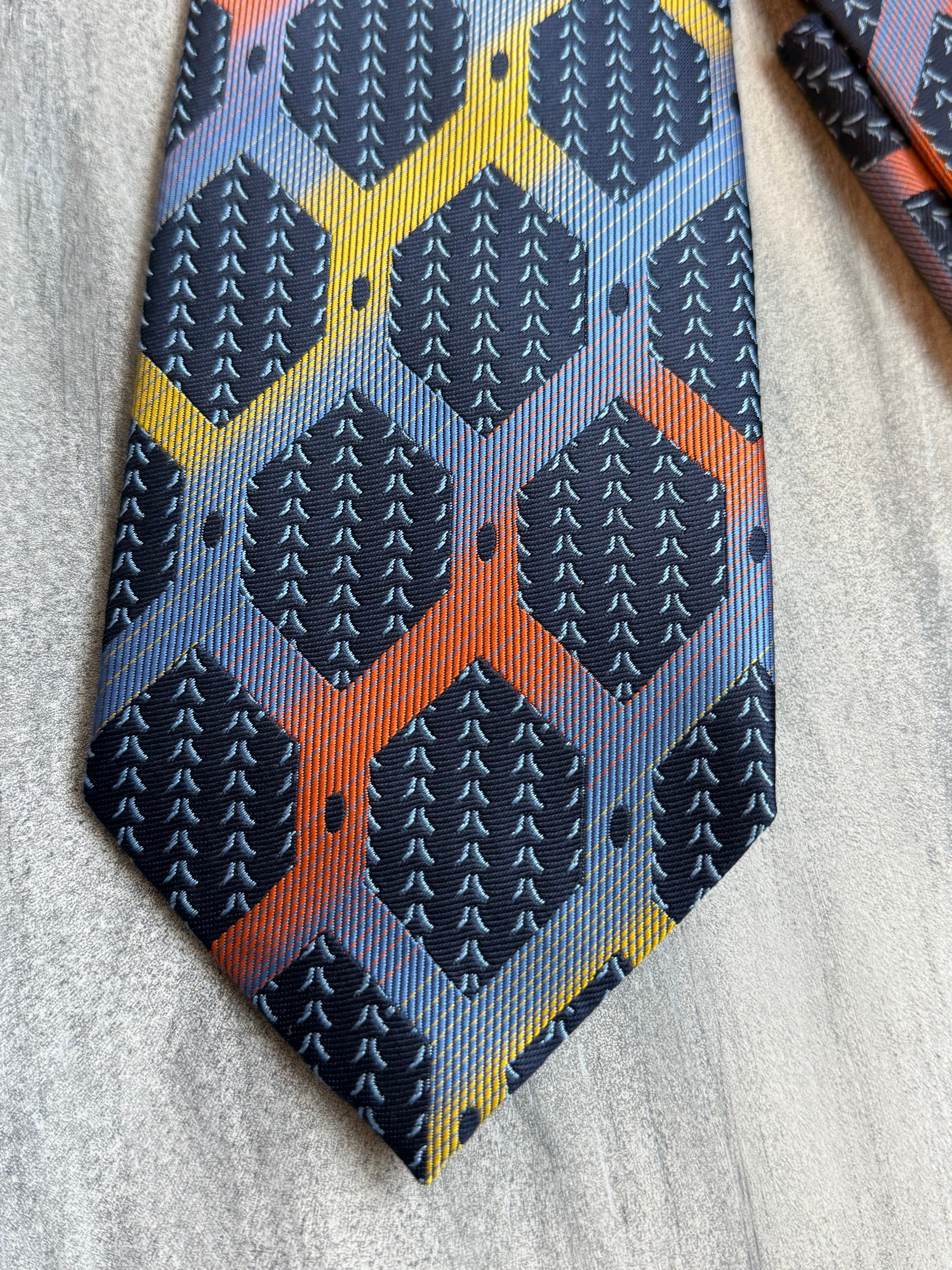 DT118 - Navy