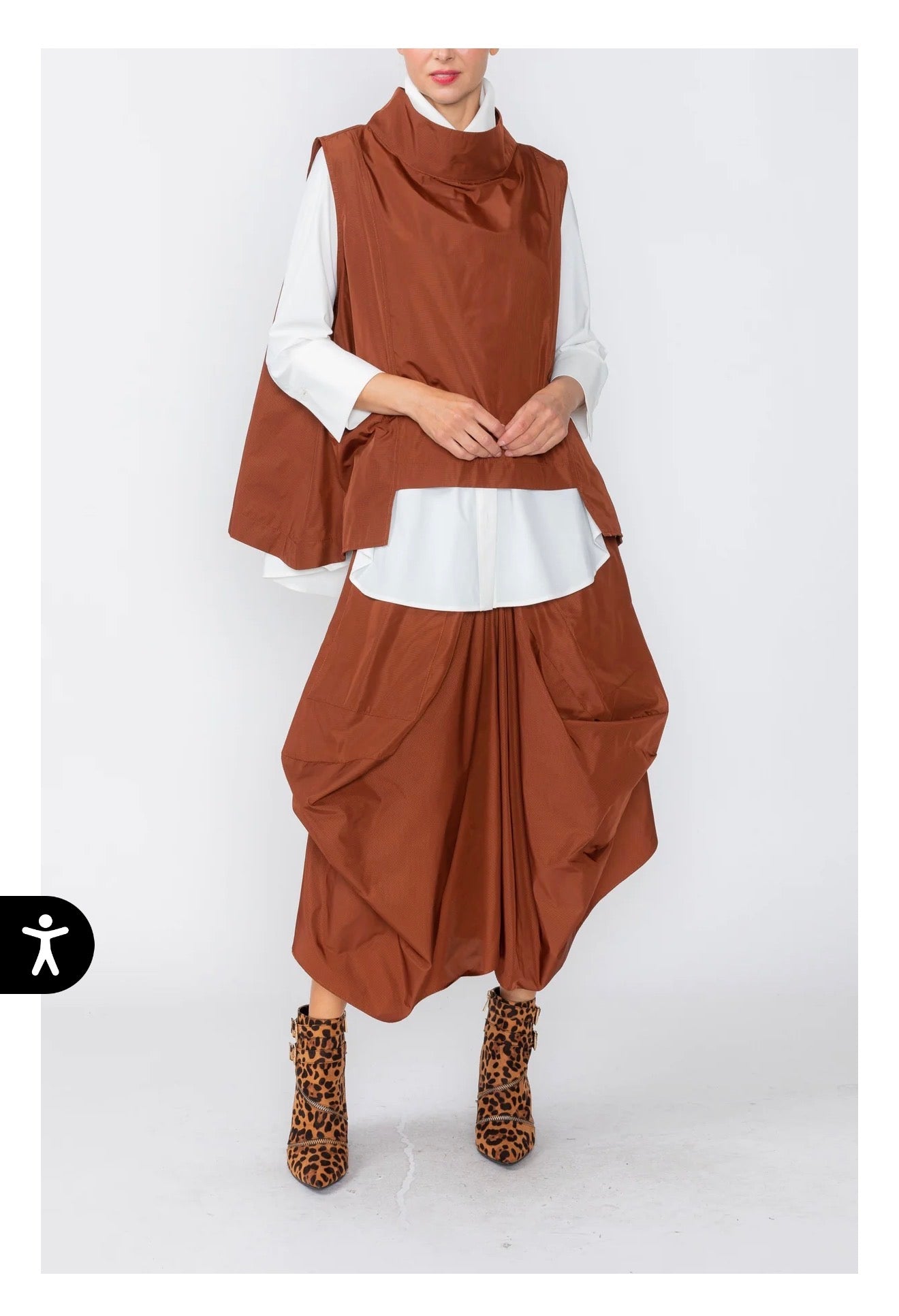 IC Collection-FRONT PATCH POCKET ASYMMETRICAL SKIRT