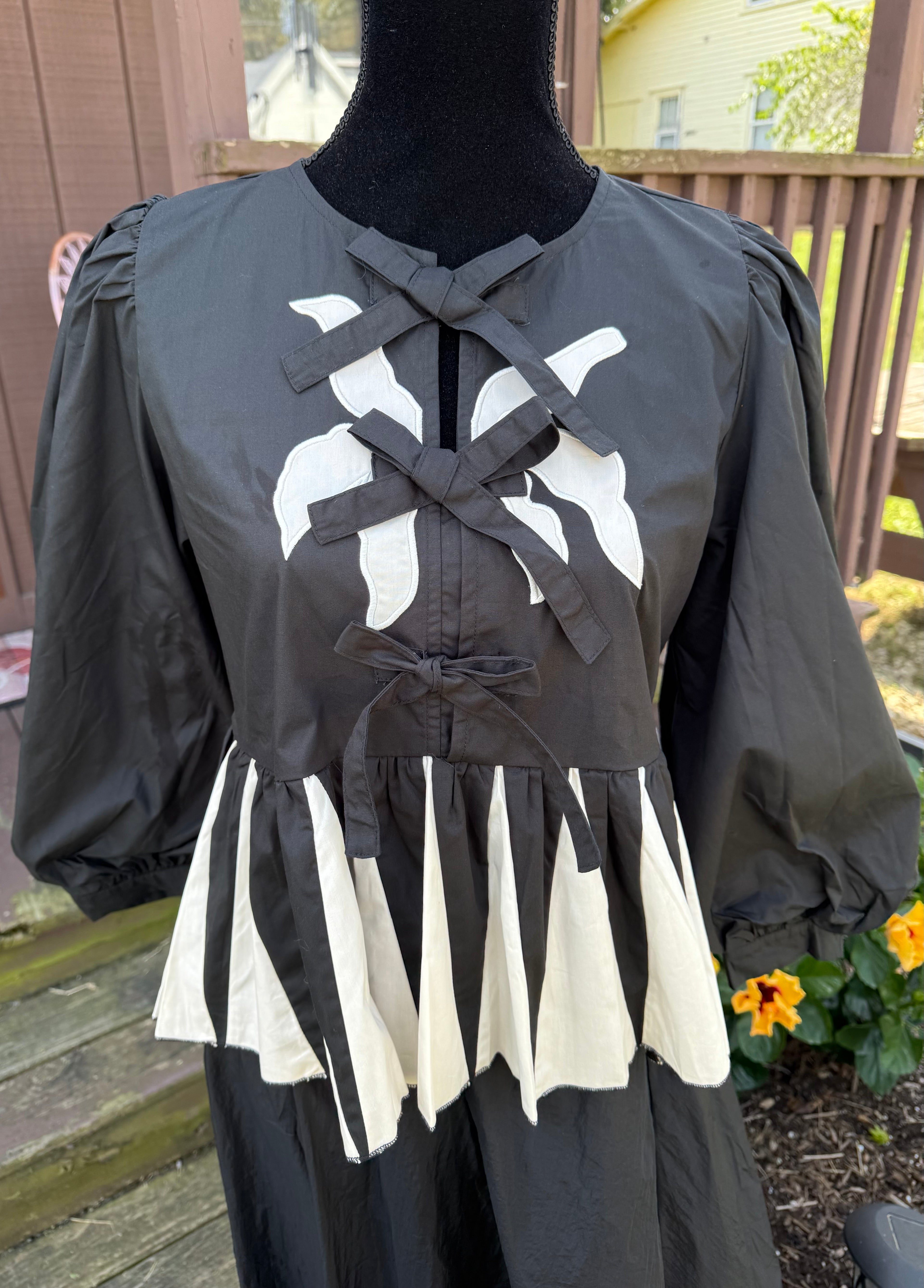 Glorious Peplum Top - Black/Cream